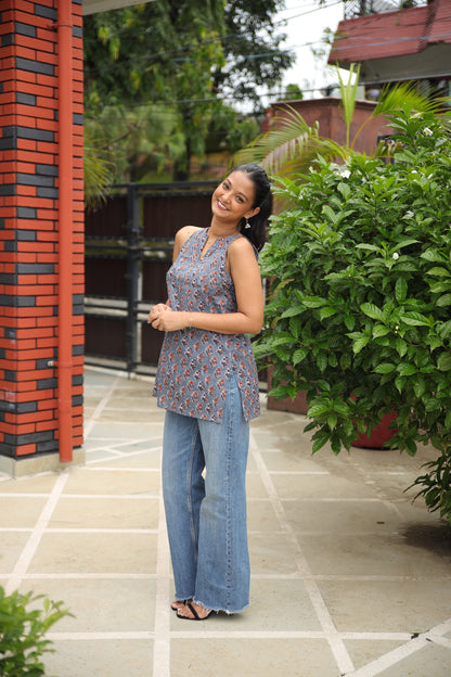 Grey Sleeveless Short Kurti