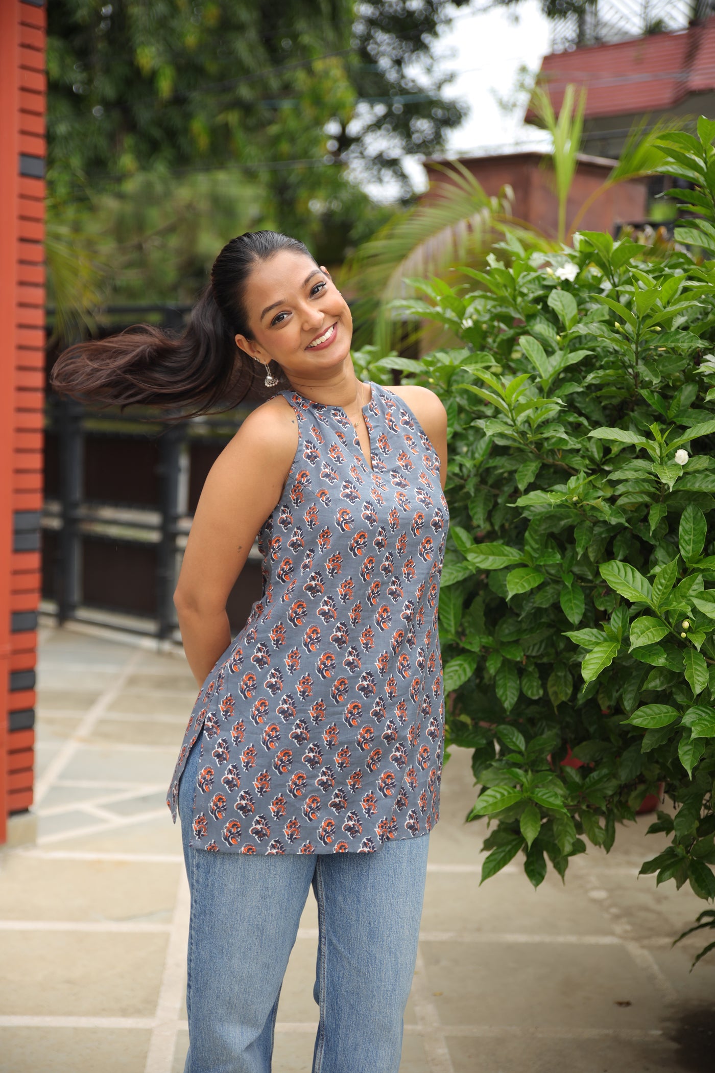 Grey Sleeveless Short Kurti