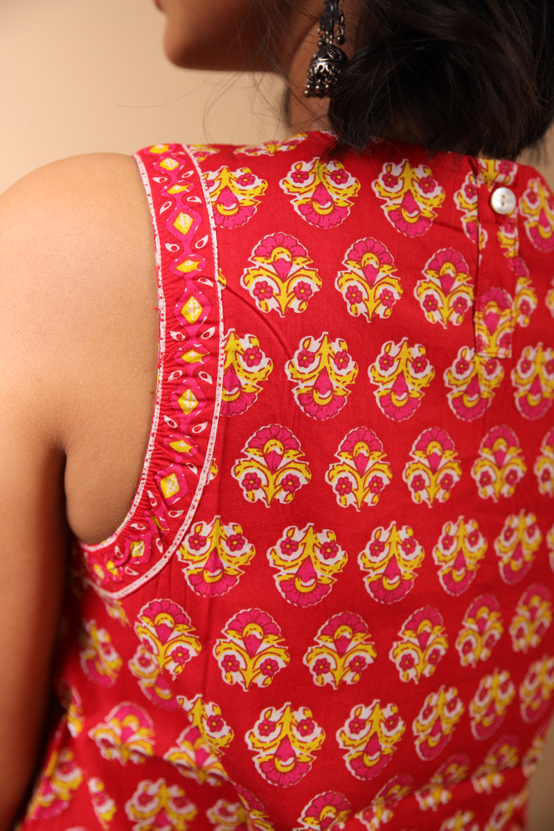 Red Sleeveless Short Kurti